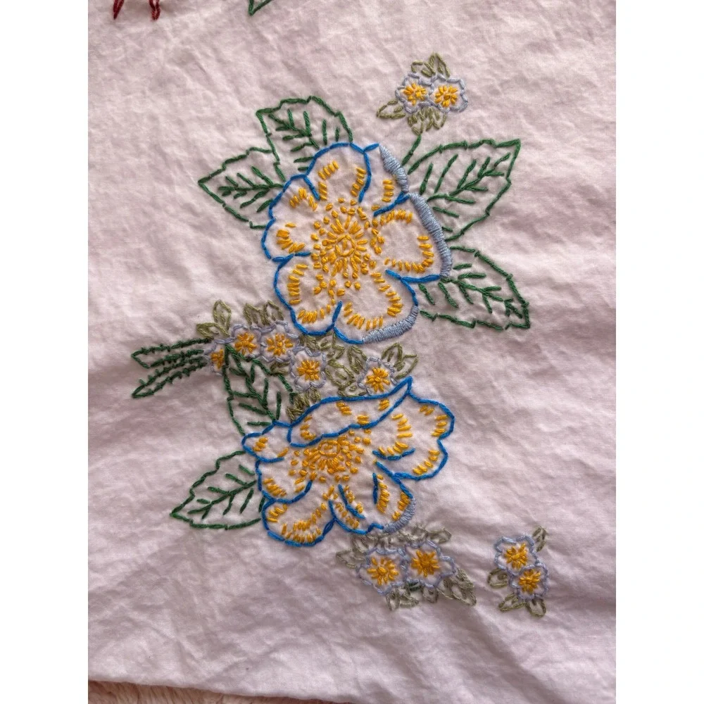 Vintage‎ Hand Embroidered Floral White Cotton Pillowcase Cottagecore Farmhouse